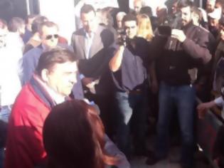 Φωτογραφία για Καρατζαφέρης : «Στο λαό που υποφέρει τα λεφτά των κομμάτων»