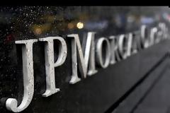 JP Morgan:«Θα ήταν καταστροφή η έξοδος της Ελλάδας από το ευρώ»