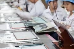 Foxconn, μοναδικές εικόνες από το εργοστάσιο που παράγεται το iPad [video]