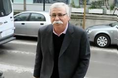 Συνεχίζουν να βαράνε με τα τσαρούχια...