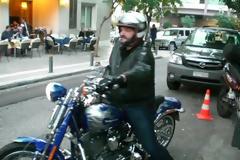 Ο Φαήλος και το προεκλογικό του κέντρο με τα 29 σκαλοπάτια