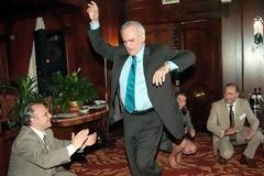 Ακης: Απ' τα χαμηλά στα ψηλά  και τωρα στη ΓΑΔΑ...