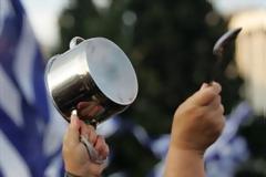 Η λιτότητα απειλεί τη δημοκρατία
