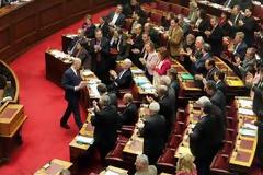 Μήνυμα αναγνώστη σχετικά με τους... βο(υ)λευτές!