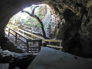 Φωτογραφία για Ισραηλινή σπηλιά πύλη προς τον Άδη;