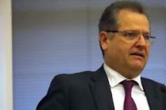 O Oικονόμου καρφώνει τον Βενιζέλο και τον Παπαδήμο!