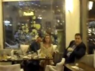 Φωτογραφία για Επίθεση με γιαούρτια στον Άδωνι Γεωργιάδη (video)