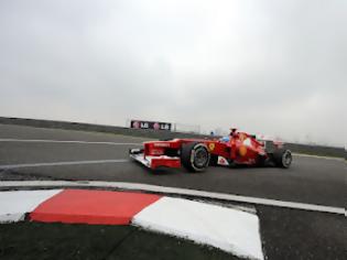 Φωτογραφία για Αναμενόμενα πίσω η Ferrari