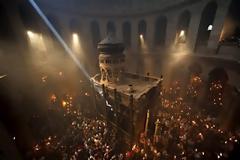 Με τιμές αρχηγού κράτους ήρθε στην Αθήνα το Άγιο Φως