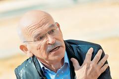 ΓΚΙΝΤΕΡ ΒΑΛΡΑΦ «Η Γερμανία επιβάλλει μοντέλο φτώχειας για να μην έχει ανταγωνισμό»