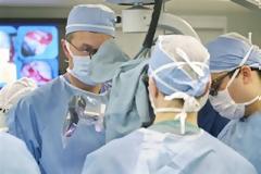 ΙΔΙΩΤΙΚΟΠΟΙΗΣΗ ΤΗΣ ΥΓΕΙΑΣ ΑΠΟ ΤΗΝ ΠΙΣΩ ΠΟΡΤΑ...
