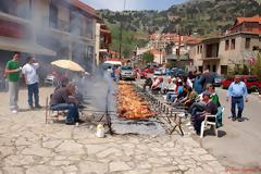 Καλό Πάσχα ...όσο για την ανάσταση, στο χέρι μας είναι να είναι η 6 Μαΐου !