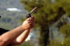 Κροτίδα έσκασε στα χέρια 12χρονου