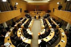Κύπρος: Αναζητούν υποψήφιο που να τους ενώνει