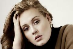 Στην κορυφή και πάλι η Adele