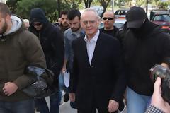 Η υπερασπιστική γραμμή του Ακη