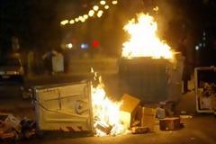 Μπαράζ εμπρησμών σε κάδους, στο κέντρο της Αθήνας