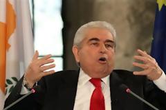 Nα γίνει η επανένωση ευχήθηκε ο Χριστόφιας