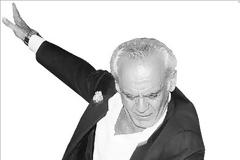 Το βαρύ ζεϊμπέκικο του (υπ)αρχηγού Άκη