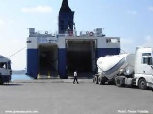 Φωτογραφία για Σοβαρά προβλήματα αυτή την ώρα στο λιμάνι Κυλλήνης καταγγέλλει αναγνώστης