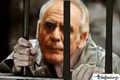 Τώρα. Ο Ακης μεταφέρεται τώρα στη φυλακή. Βίντεο
