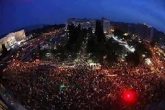 Ο κοινωνικός κρατήρας και η έκρηξή του