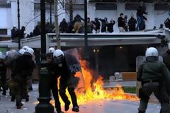 Που οφείλεται το μένος των Ελλήνων για την ελληνική αστυνομία;