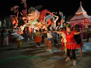 Φωτογραφία για Εγκαίνια περιπτέρου πατρινού καρναβαλιού στη ΔΕΘ