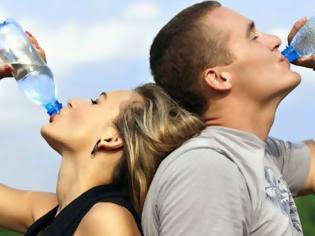 Φωτογραφία για Υγεία: 6+1 λόγοι που θα σε πείσουν να πίνεις περισσότερο νερό