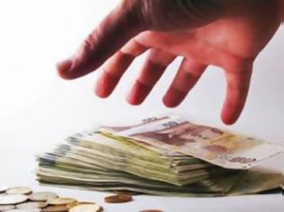 Φωτογραφία για Κι όμως είναι αλήθεια! Υπάρχουν ακόμα και τώρα 258 άτομα που λαμβάνουν πάνω από 7 συντάξεις το μήνα