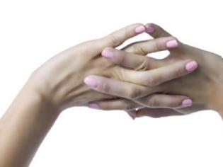 Φωτογραφία για Υγεία: «Κρακ» στα δάχτυλα: Πόσο επιζήμιο είναι;