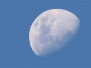 Φωτογραφία για Γιατί το φεγγάρι είναι ορατό την ημέρα
