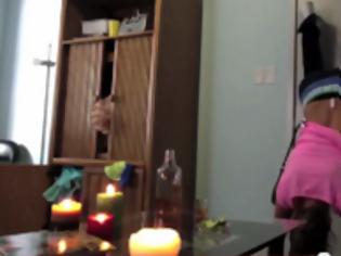 Φωτογραφία για Φάρσα της εγγονής του Μαστοράκη ήταν το βίντεο που έκανε θραύση δείχνoντας την να φλέγεται την ώρα που χόρευε