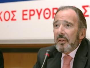 Φωτογραφία για Παραιτήθηκε ο Μαρτίνης και άλλοι 12 από τον Ερυθρό Σταυρό