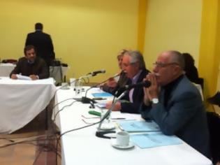 Φωτογραφία για Πάτρα: Aντεξουσιαστές στο Δημοτικό Συμβούλιο - Διέκοψαν τη συνεδρίαση, έριξαν τα γαλλικά τους και αποχώρησαν