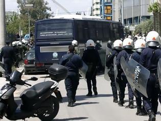 Φωτογραφία για Συμπλοκές οπαδών Ιωνικού και ΑΕΚ