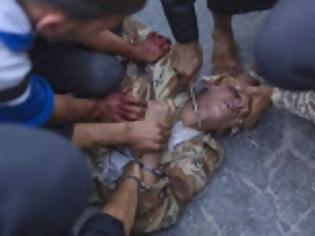 Φωτογραφία για Συρία - Φωτογραφίες φρίκης με αποκεφαλισμούς ανθρώπων...!!!
