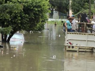 Φωτογραφία για Μεξικό: Εκκενώθηκαν περιοχές λόγω του τυφώνα «Iνγκριντ»