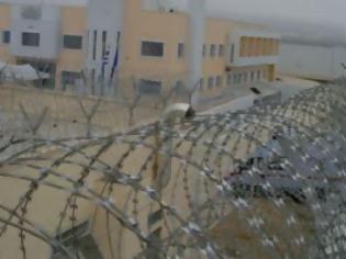 Φωτογραφία για Αυτοσχέδια μαχαίρια και κινητά βρήκαν στα κελιά των κρατουμένων στο Δομοκό οι αστυνομικοί
