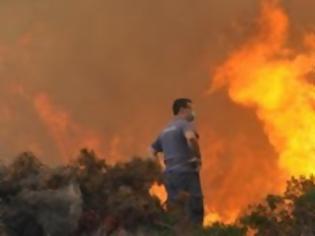 Φωτογραφία για Μεγάλη πυρκαγιά στο Μέγαρο Γρεβενών