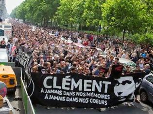 Φωτογραφία για Παρίσι: Συλλήψεις αντιφασιστών σε διαδήλωση στην μνήμη του δολοφονημένου Παύλου Φύσσα