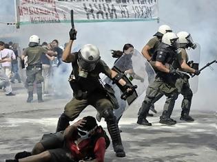 Φωτογραφία για Η ''Δημοκρατία'' σε κίνδυνο από ΣΥΡΙΖΑ και ΧΑ, άποψη αναγνώστη