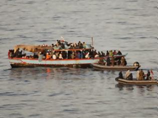 Φωτογραφία για Ένα σκάφος με μετανάστες αναχαιτίσθηκε στ' ανοικτά της Σικελίας, μια νεαρή γυναίκα βρέθηκε νεκρή
