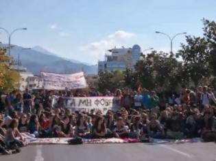 Φωτογραφία για Με 2 πορείες ολοκληρώθηκαν οι απεργιακές κινητοποιήσεις για την 48ωρη απεργία στο Βόλο [video]