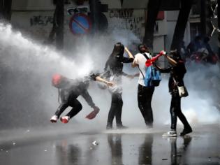 Φωτογραφία για Τουρκία: Σε δίκη αστυνομικοί