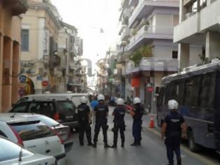 Φωτογραφία για Πάτρα: Αποχώρησαν οι αντιεξουσιαστές από το Αστυνομικό Μέγαρο [video]