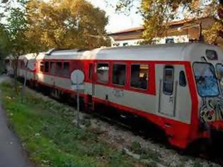 Φωτογραφία για Φθιώτιδα: Η φωτιά στην Τιθορέα ακινητοποίησε τα τρένα - Σε εξέλιξη η επιχείρηση κατάσβεσης