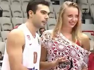 Φωτογραφία για O MVP ΣΛΟΥΚΑΣ KAI H... ΙΣΟΫΨΗΣ ΞΑΝΘΙΑ CHEERLEADER! (PHOTOS & VIDEO)