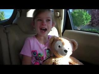 Φωτογραφία για Κοριτσάκι παθαίνει υστερία όταν της λένε πως θα πάει στην Disneyland [video]