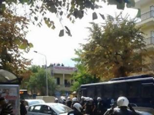 Φωτογραφία για Αστυνομία και κλούβες των ΜΑΤ περικύκλωσαν το Ορφανοτροφείο(ΒΙΝΤΕΟ)